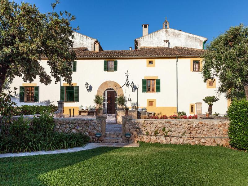 Finca Llenaire image