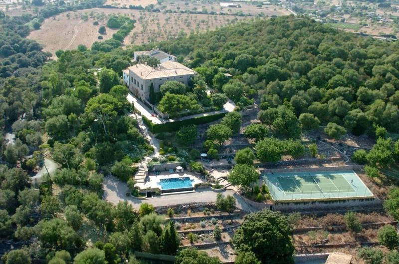 Finca Llenaire image
