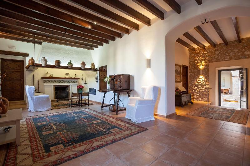 Finca Llenaire image