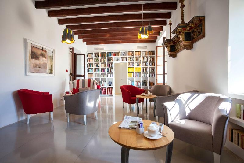Finca Llenaire image