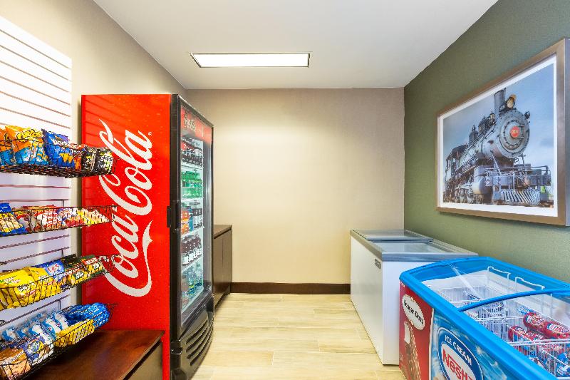 Holiday Inn Express Palestine image