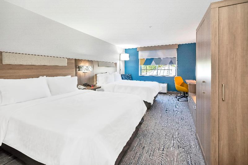Holiday Inn Express Palestine image