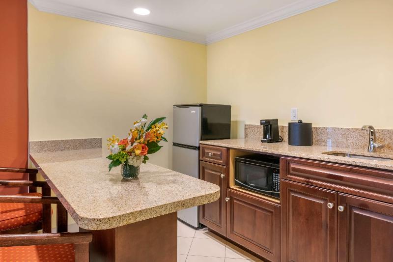 Bw Plus Palm Beach Gardens & Suites Conference Ct image