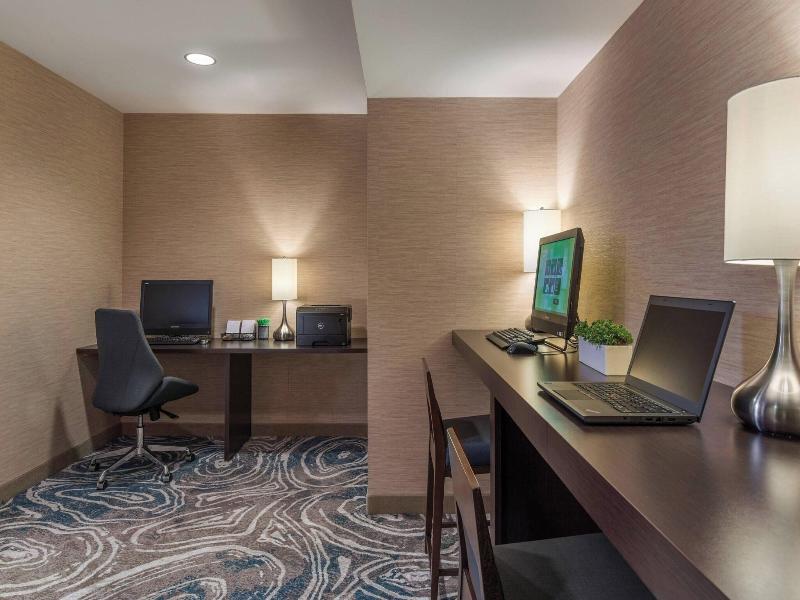 Courtyard by Marriott Portland City Center image