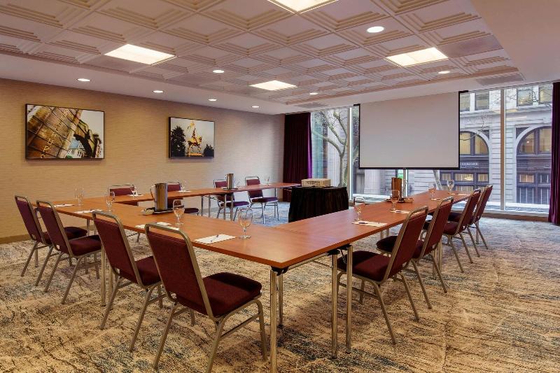 Courtyard by Marriott Portland City Center image