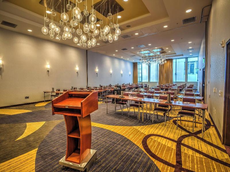 Courtyard by Marriott Portland City Center image