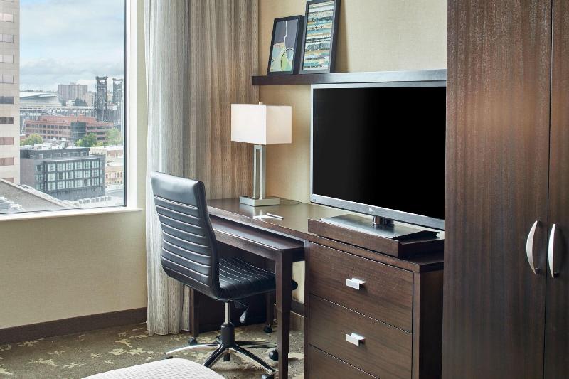 Courtyard by Marriott Portland City Center image
