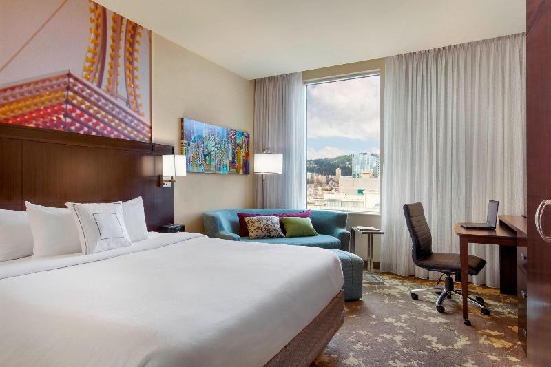 Courtyard by Marriott Portland City Center image
