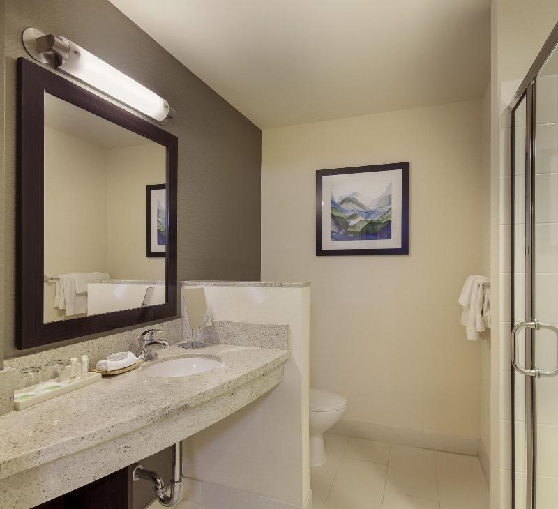 Courtyard by Marriott Portland City Center image