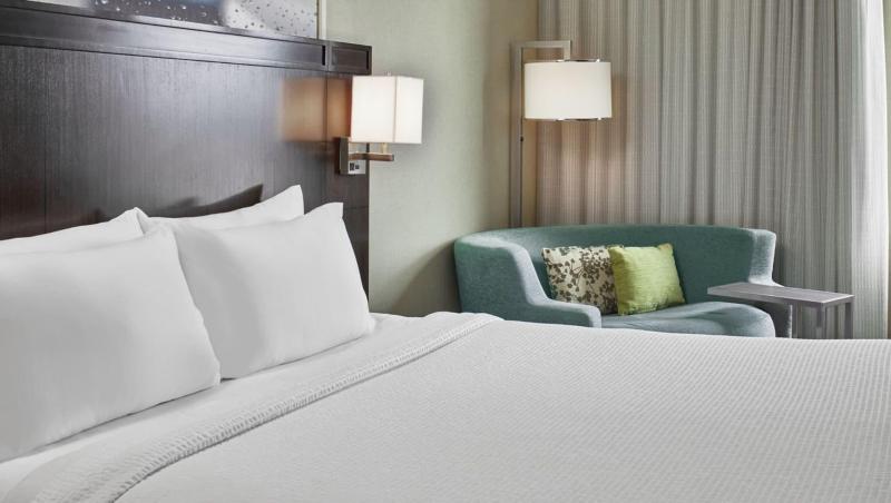 Courtyard by Marriott Portland City Center image