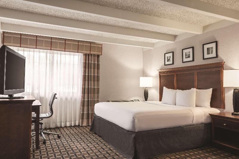 Country Inn & Suites by Radisson, Woodbury, MN image