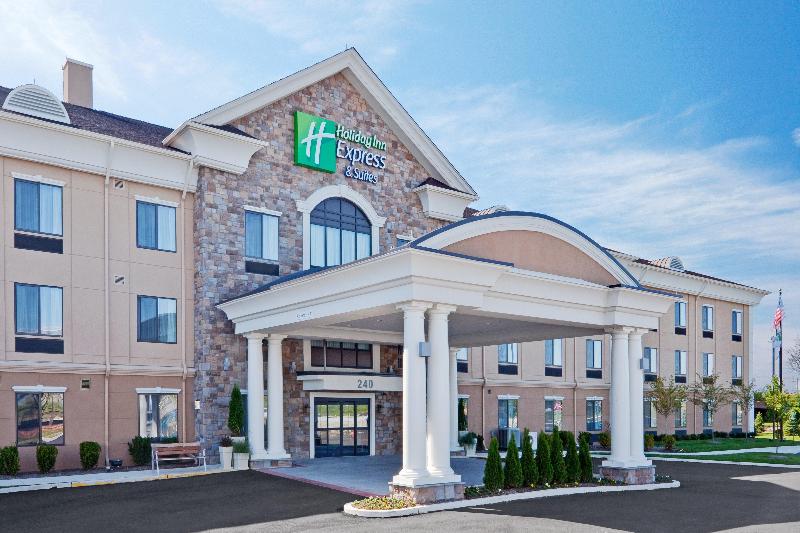 Holiday Inn Express Hotel & Suites Doylestown