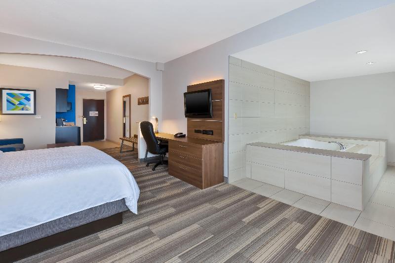 Holiday Inn Express Hotel & Suites Doylestown photo 23