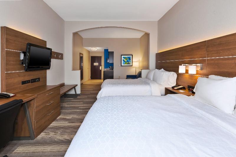 Holiday Inn Express Hotel & Suites Doylestown image