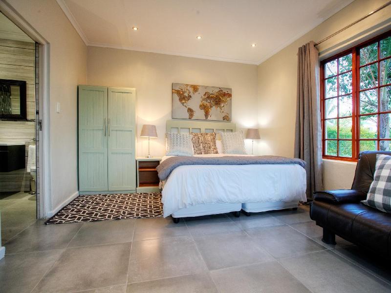 Double or Twin WITH DOUBLE BED