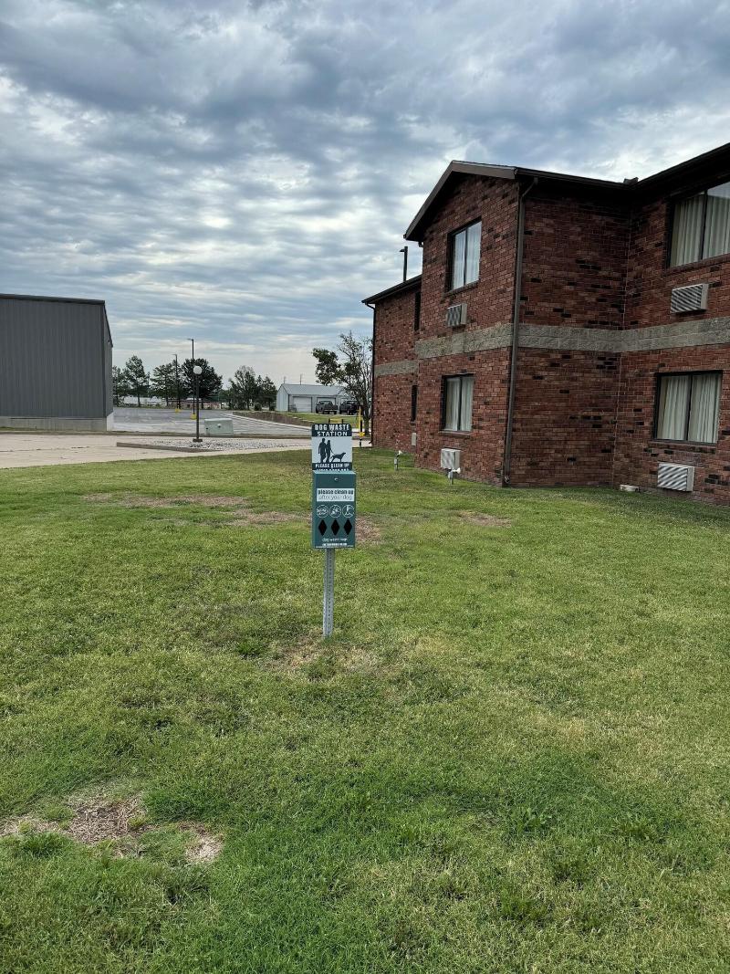 Super 8 By Wyndham Independence image