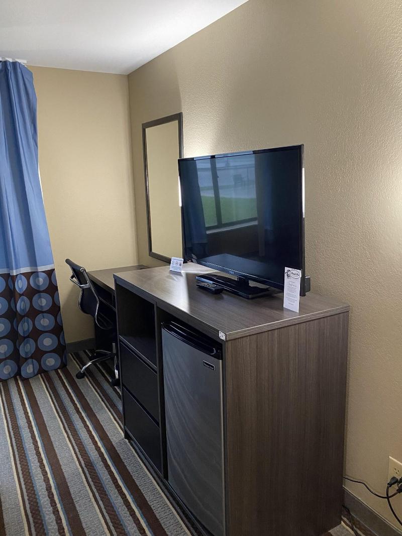 Super 8 By Wyndham Independence image