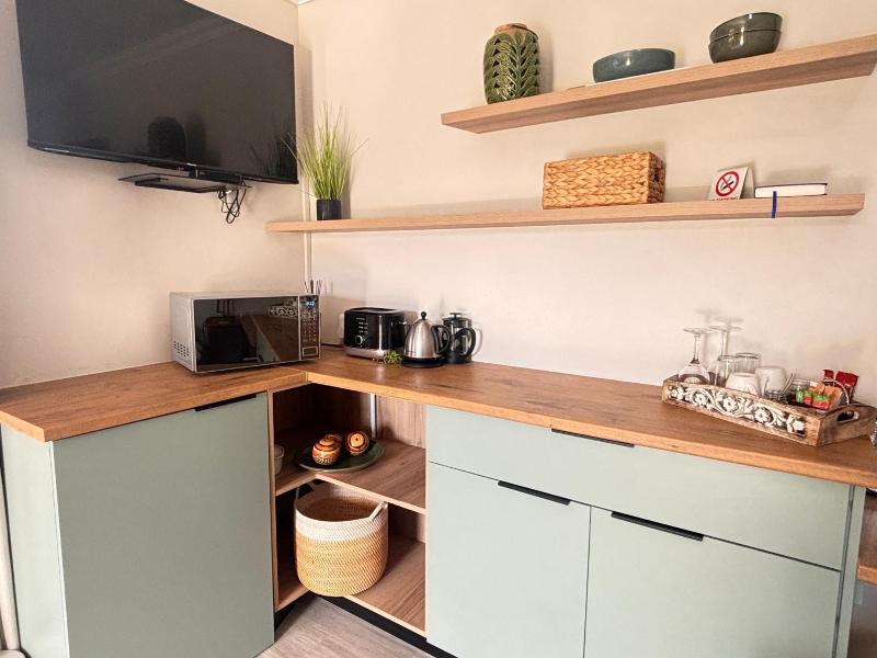 Sea Whisper Guest House & Self Catering image