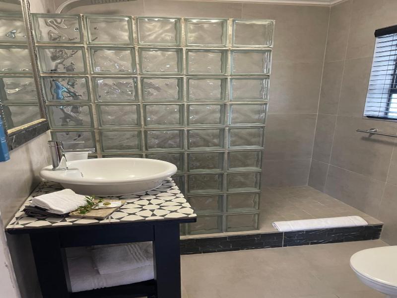 Sea Whisper Guest House & Self Catering image