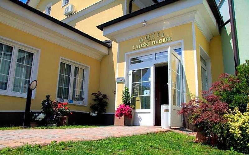Cateski dvorec image