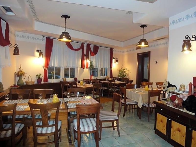 Cateski dvorec image