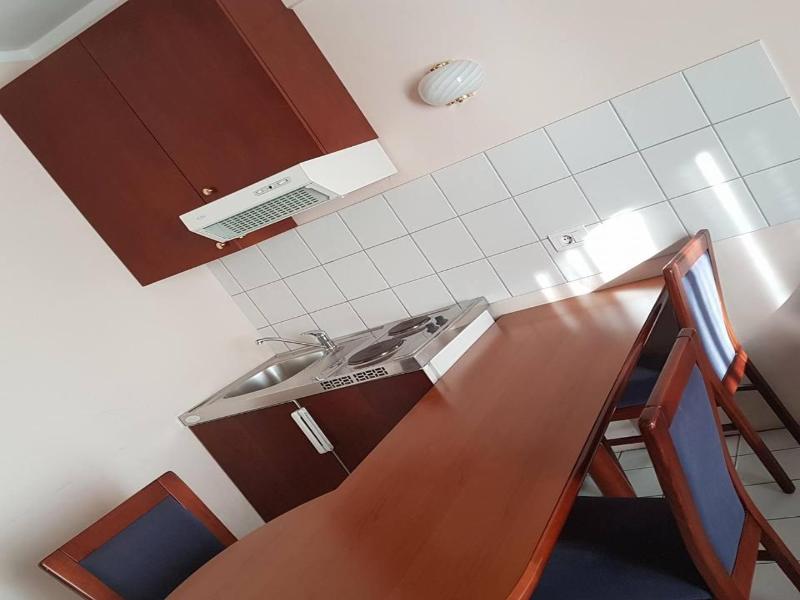 Cateski dvorec image