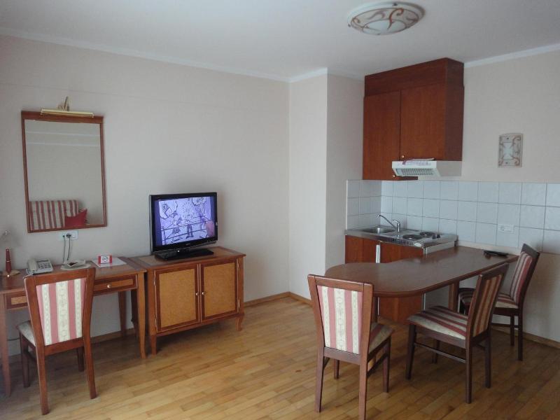 Cateski dvorec image