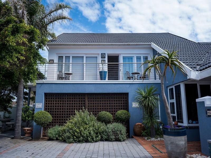 Admiralty Beach House image