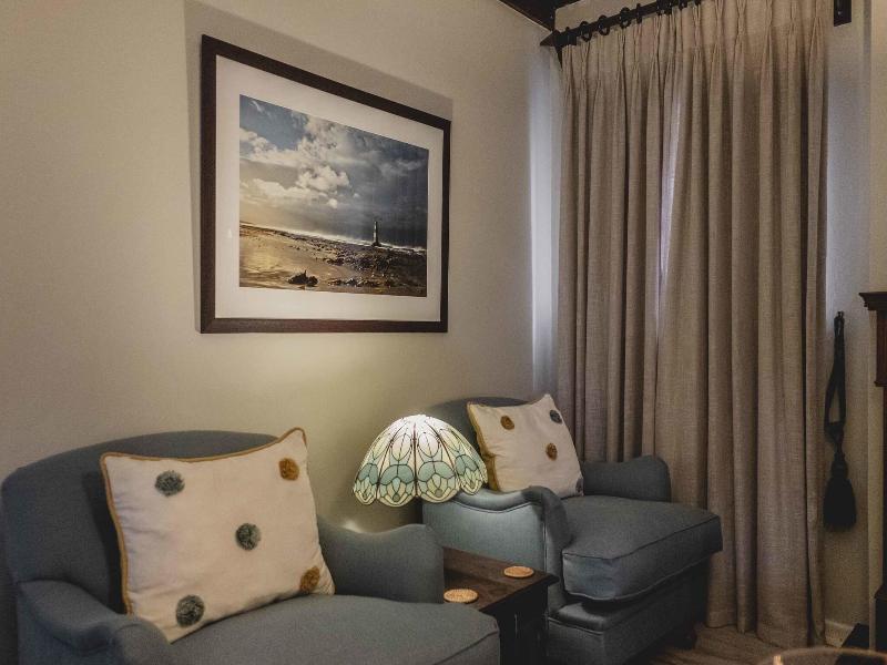 Admiralty Beach House image