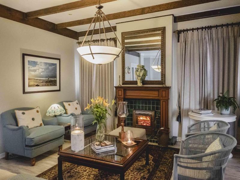 Admiralty Beach House image
