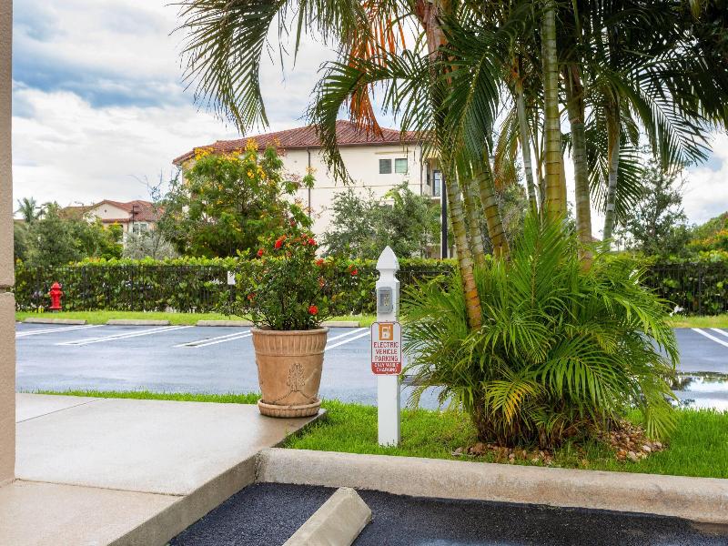 Hawthorn Extended Stay West Palm Beach Airport image