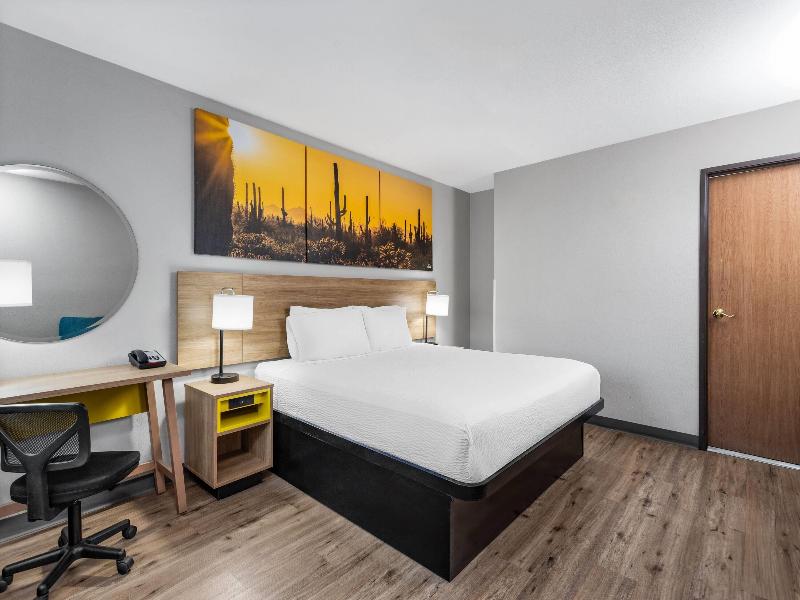 Days Inn By Wyndham Phoenix West image