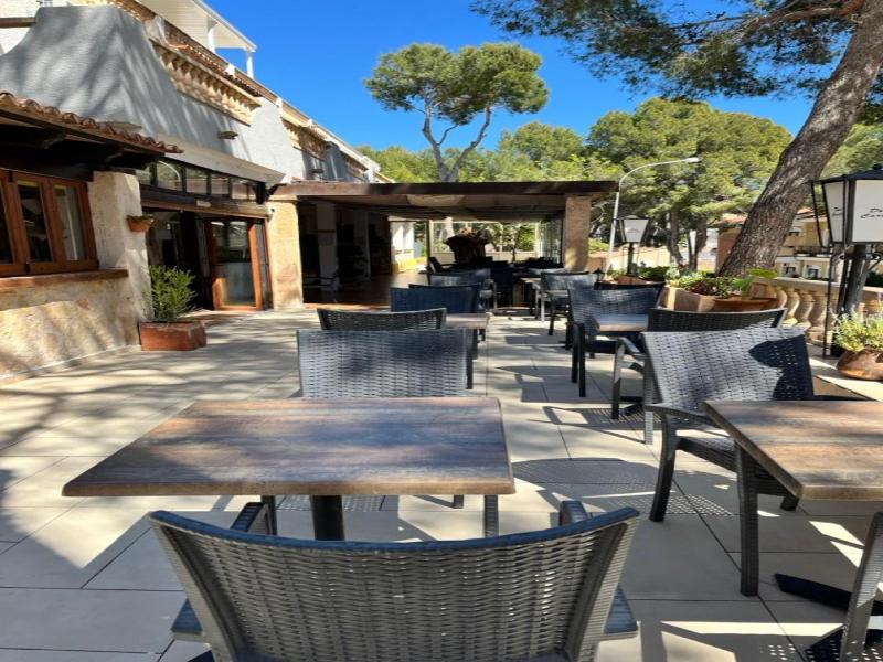 Don Carlos — general view