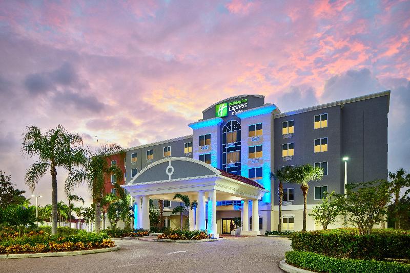 Holiday Inn Express Hotel & Suites Port St. Lucie