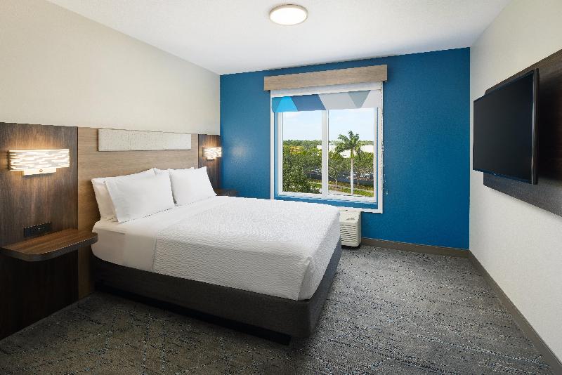 Holiday Inn Express Hotel & Suites Port St. Lucie image