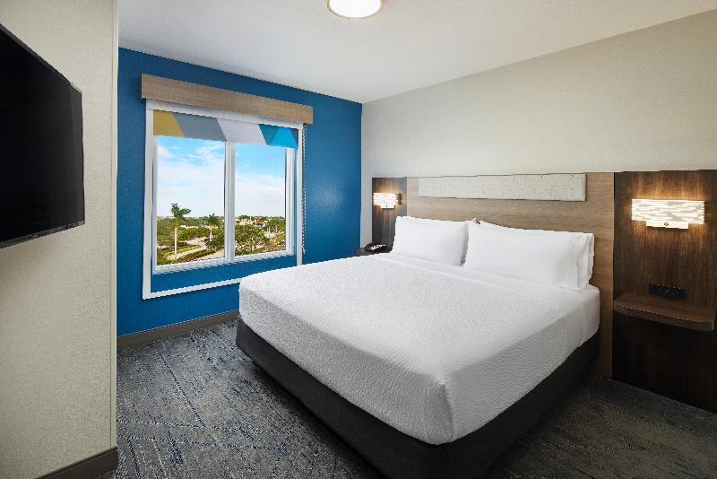 Holiday Inn Express Hotel & Suites Port St. Lucie image
