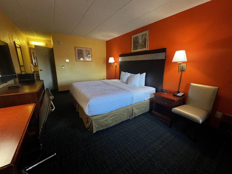 Travelodge By Wyndham Parsippany image