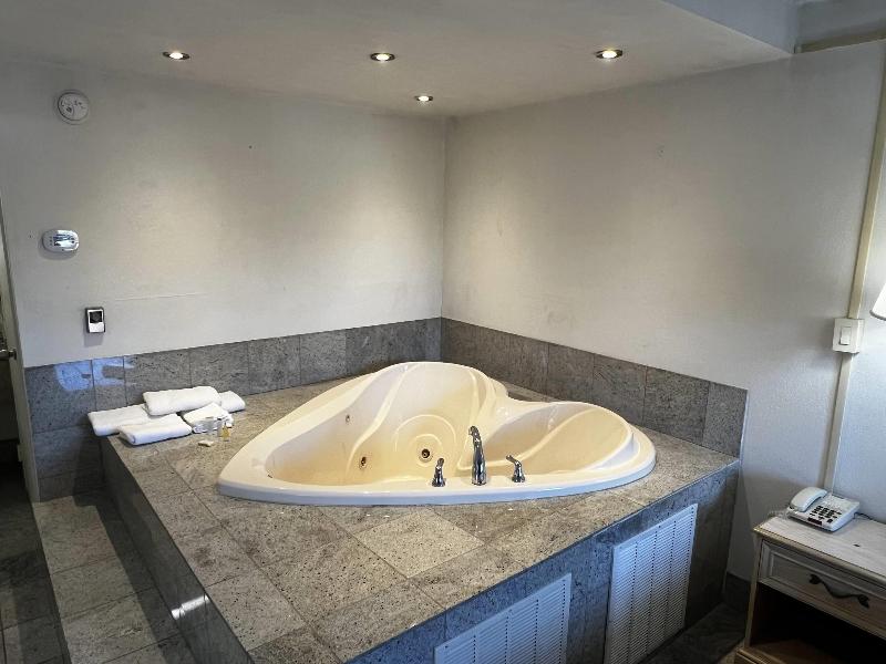 Travelodge By Wyndham Parsippany image