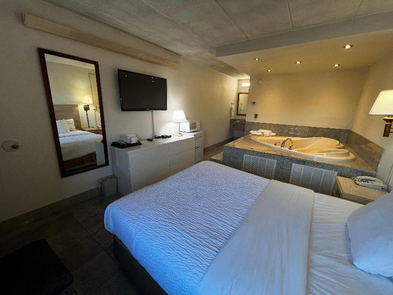 Travelodge By Wyndham Parsippany image
