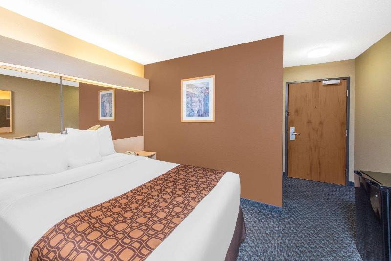 Microtel Inn & Suites By Wyndham Independence image