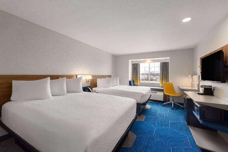 Microtel Inn & Suites By Wyndham Independence image