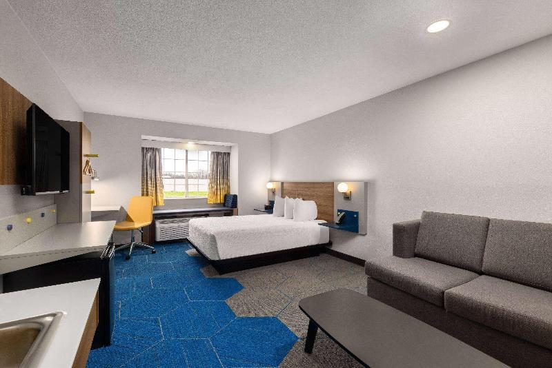 Microtel Inn & Suites By Wyndham Independence image