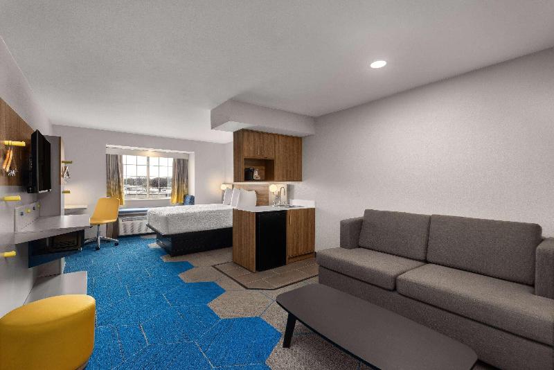 Microtel Inn & Suites By Wyndham Independence image