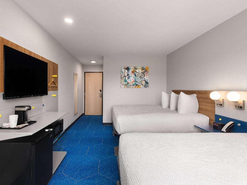 Microtel Inn & Suites By Wyndham Independence image