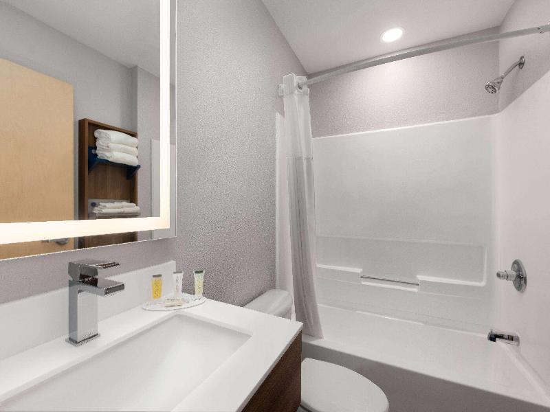 Microtel Inn & Suites By Wyndham Independence image