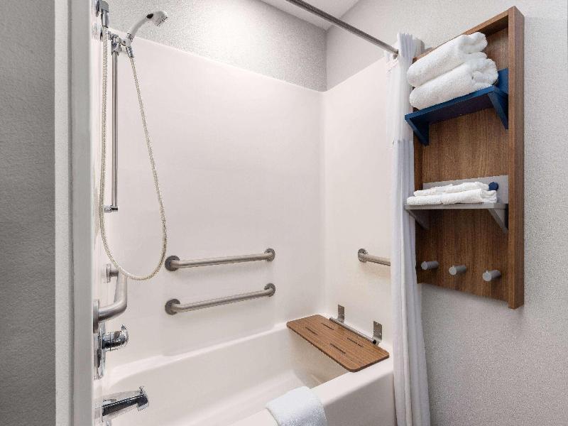 Microtel Inn & Suites By Wyndham Independence image