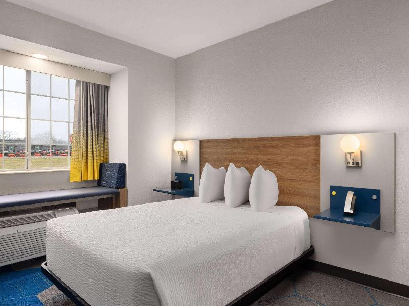 Microtel Inn & Suites By Wyndham Independence image
