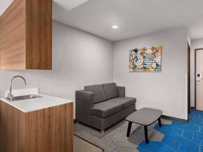 Microtel Inn & Suites By Wyndham Independence image