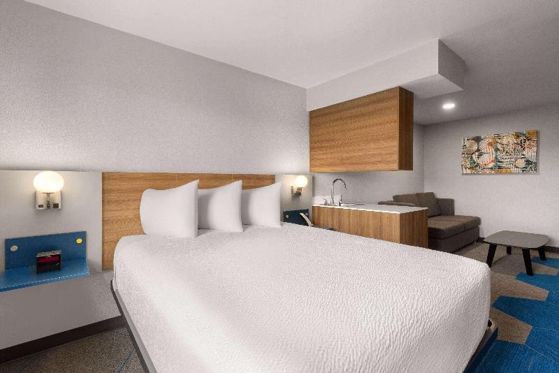 Microtel Inn & Suites By Wyndham Independence image