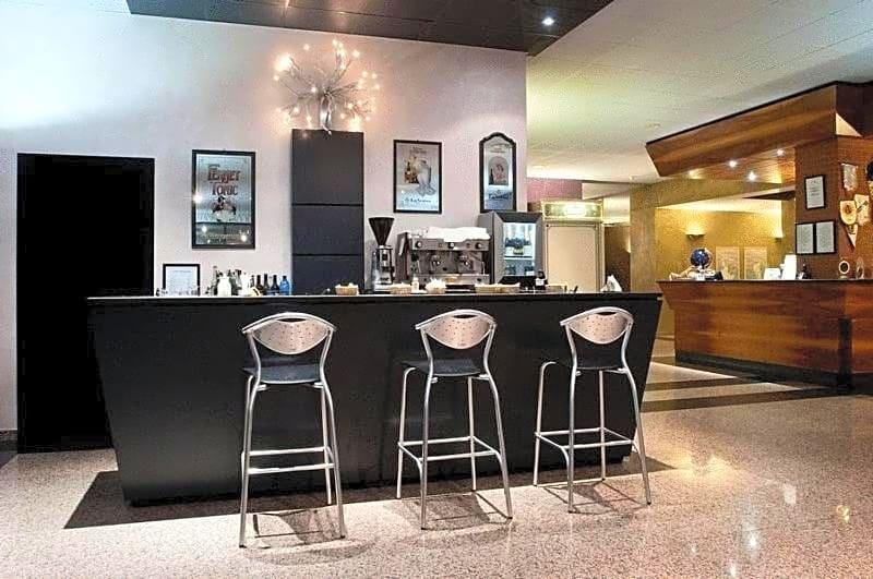 AIRONE HOTEL image